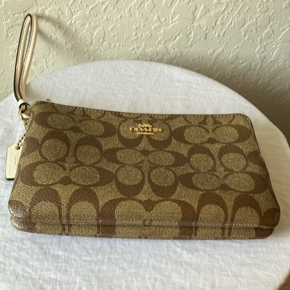 Coach: Signature Canvas Double Corner Zip Wristlet - Picture 9 of 16